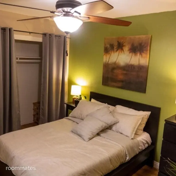 Room for rent in Huntington Beach, CA $1400, house