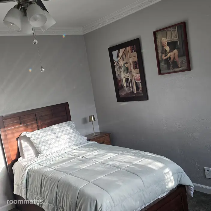 Room for rent in Fresno, CA $850, house