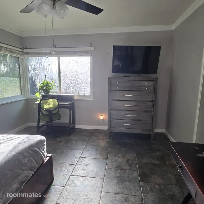 Room for rent in Fresno, CA $850, house