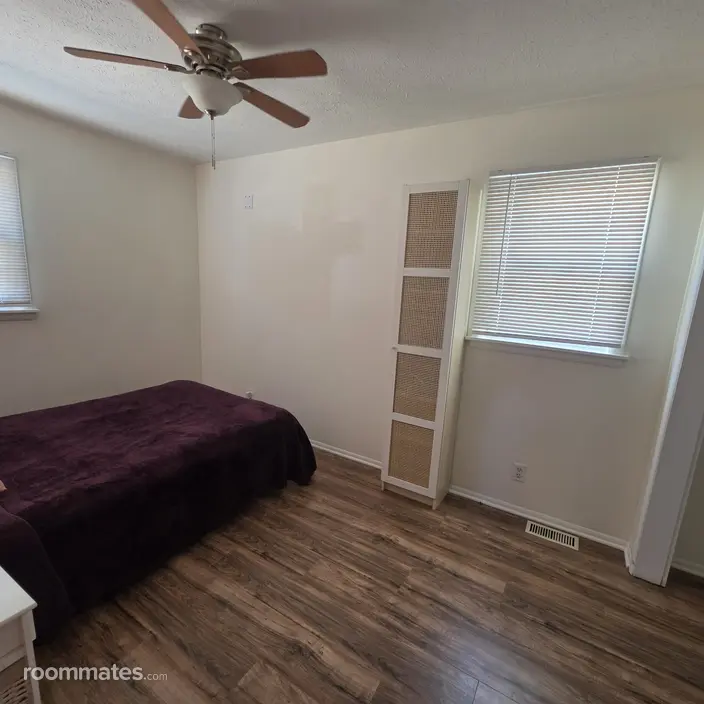 Room for rent in Kentwood, MI $1000, house
