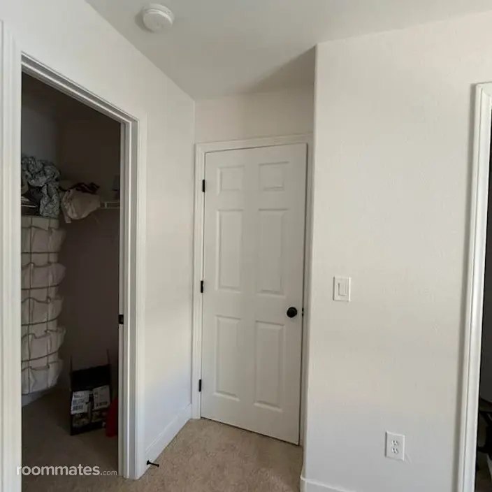 Room for rent in Henderson, NV $850, townhouse