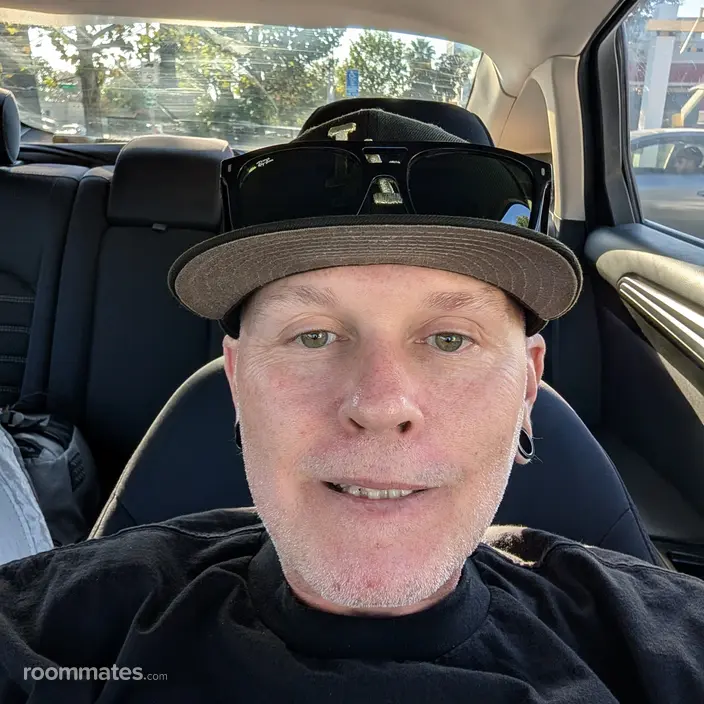 Roommate looking Fontana, CA, $1000