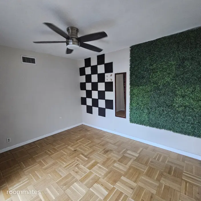 Room for rent in Northridge, CA $1200, house