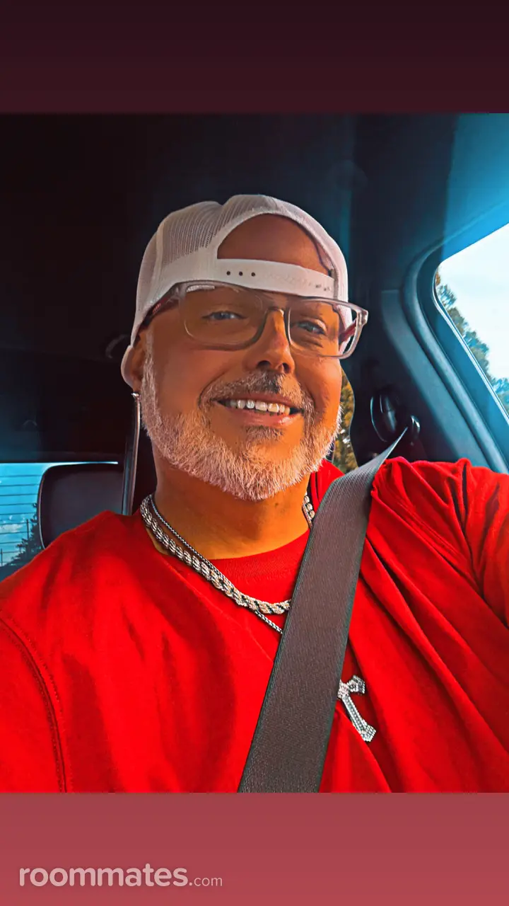 Profile photo 11 of 11