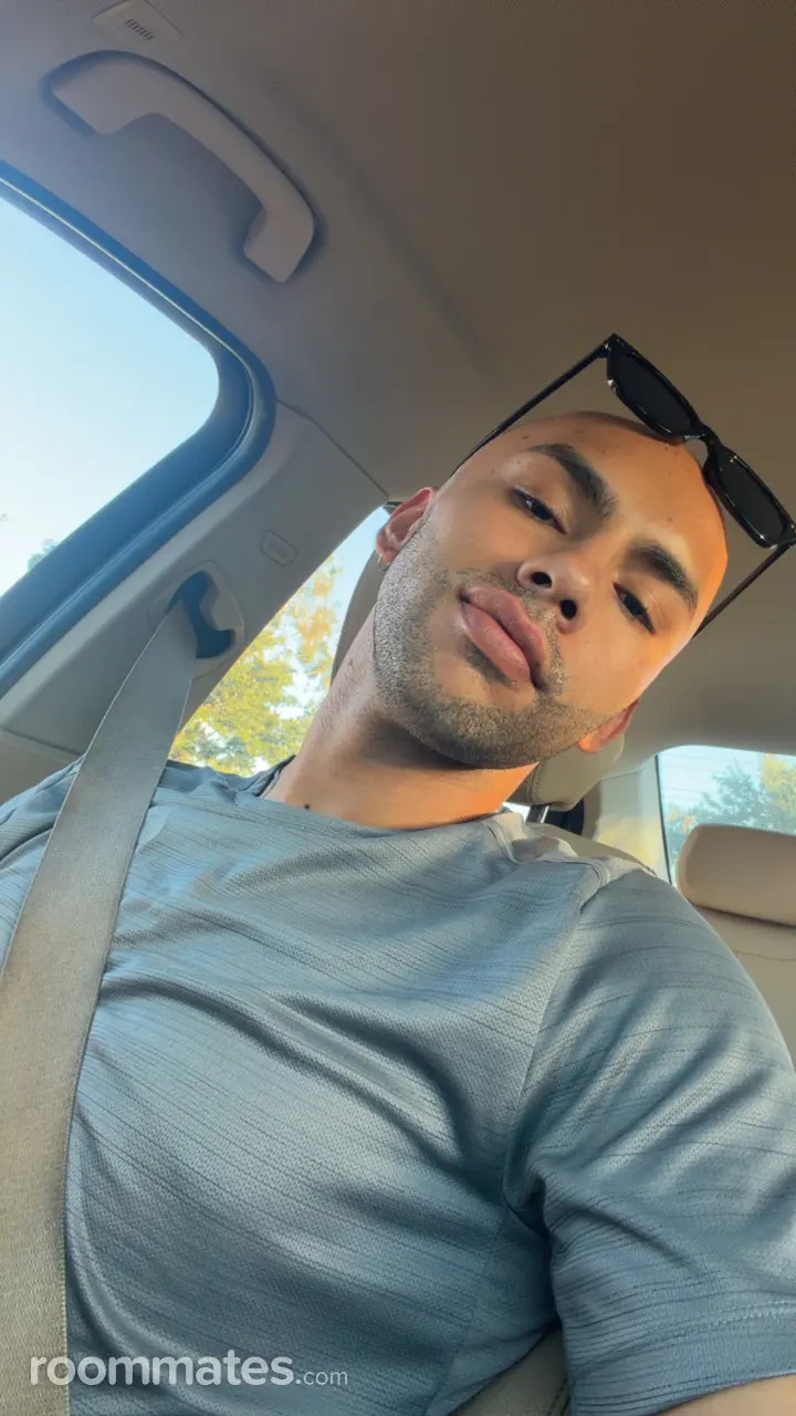 Profile photo 11 of 17