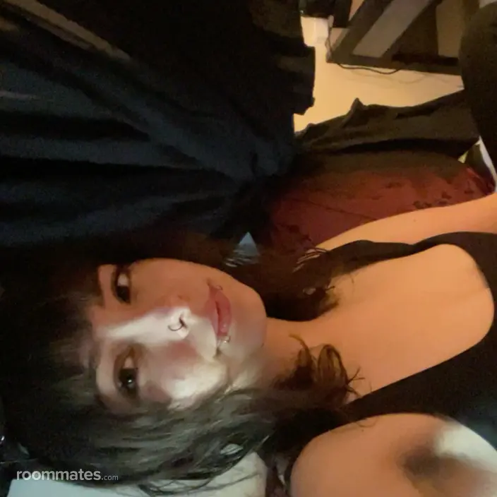 Roommate looking Bremerton, WA, $1100