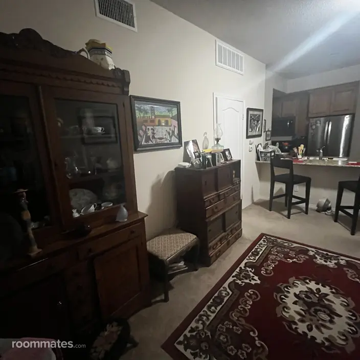 Room for rent in Redondo Beach, CA $900, condo