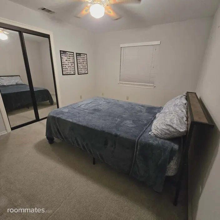 Room for rent in Yucaipa, CA $700, house