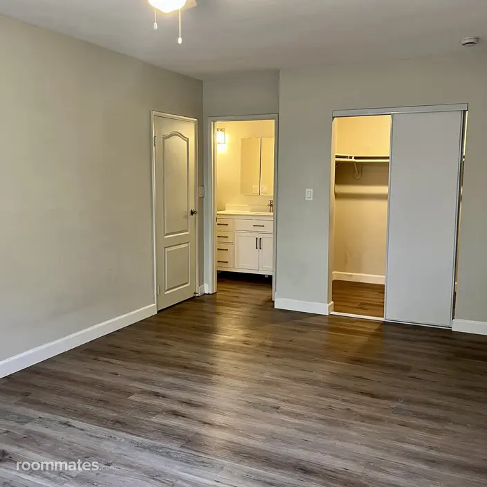 Room for rent in Alhambra, CA $1100, house