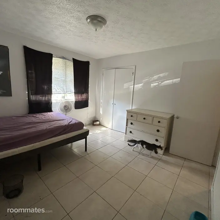Room for rent in Jacksonville, FL $900, townhouse