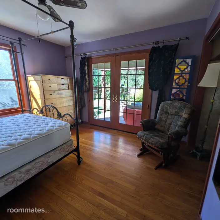 Room for rent in Black Mountain, NC $800, house