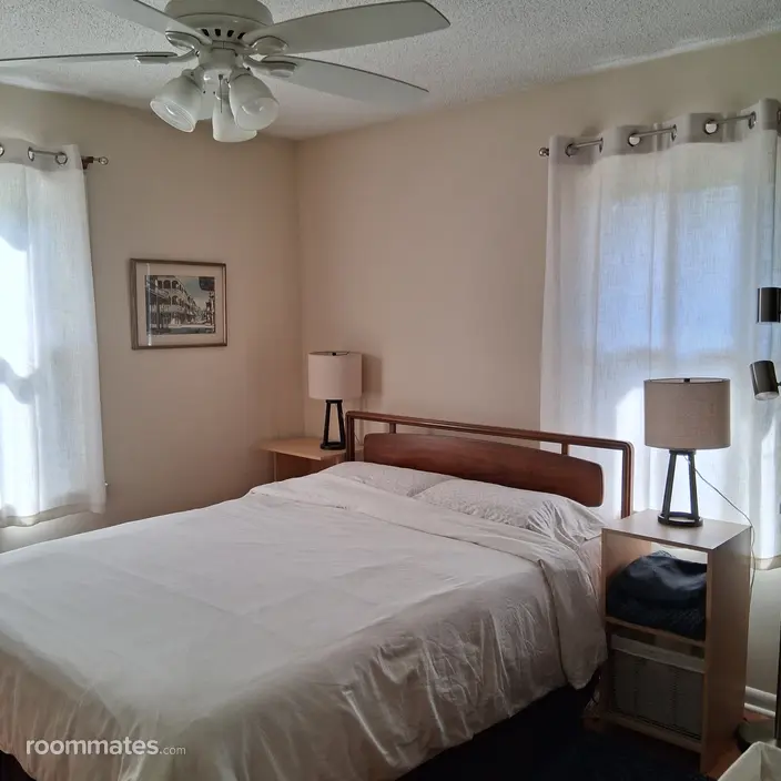 Room for rent in Overland Park, KS $800, house