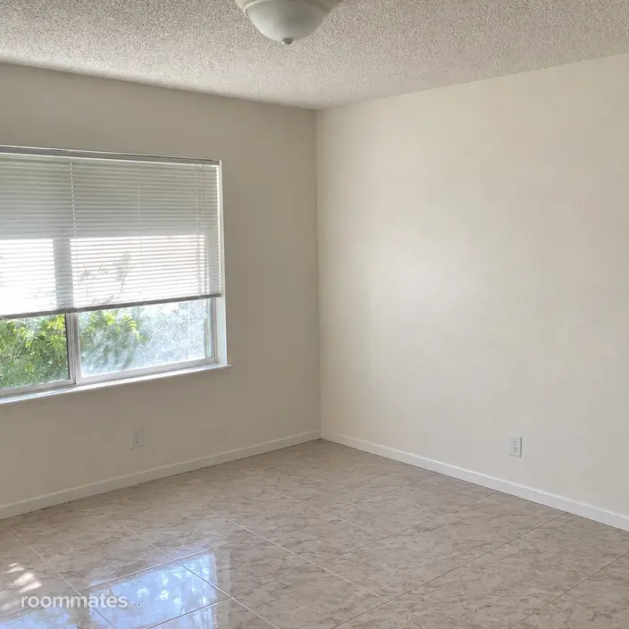 Room for rent in Stockton, CA $650, house