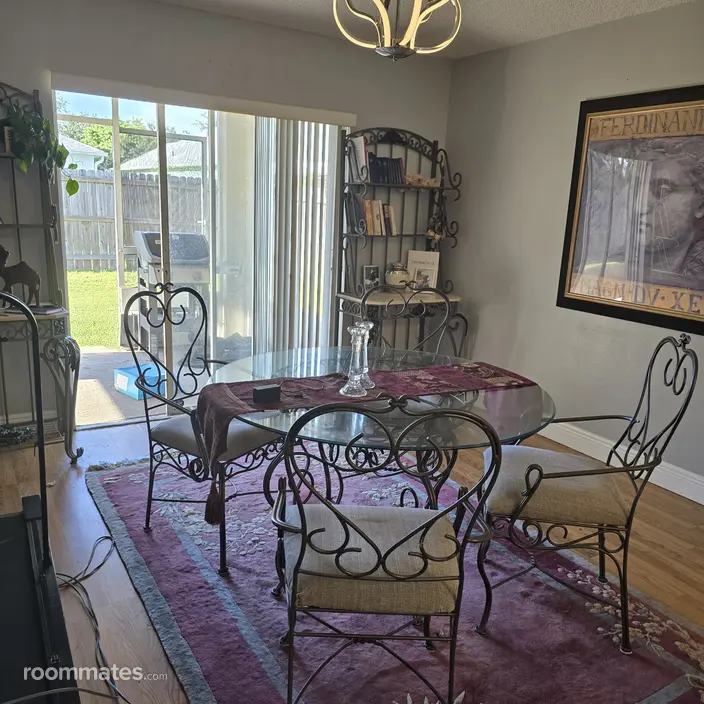 Room for rent in Melbourne, FL $900, house