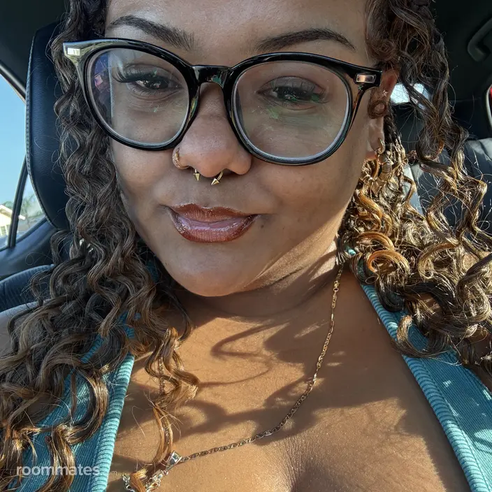 Roommate looking Rialto, CA, $1000