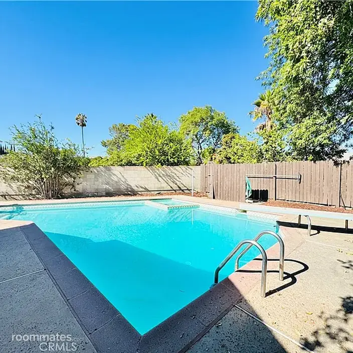 Room for rent in Granada Hills, CA $1100, house