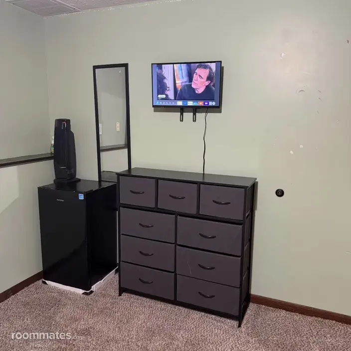 Room for rent in Brooklyn Park, MN $700, house