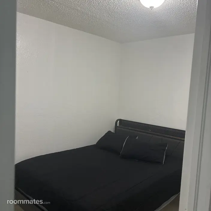 Room for rent in North Miami, FL $800, apartment
