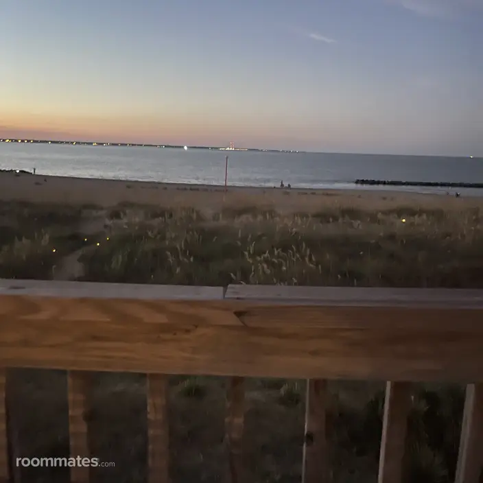 Room for rent in Norfolk, VA $900, condo