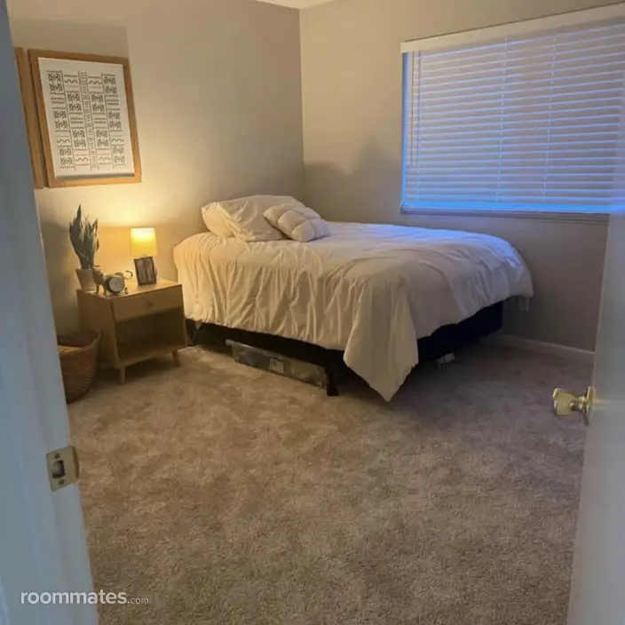 Room for rent in Vacaville, CA $900, townhouse