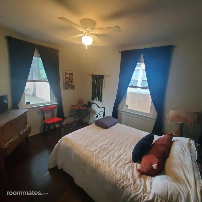 Room for rent in Richmond, VA $900, house