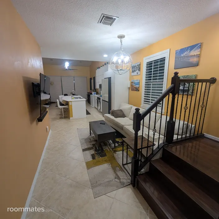 Room for rent in Palm Beach Gardens, FL $1600, townhouse