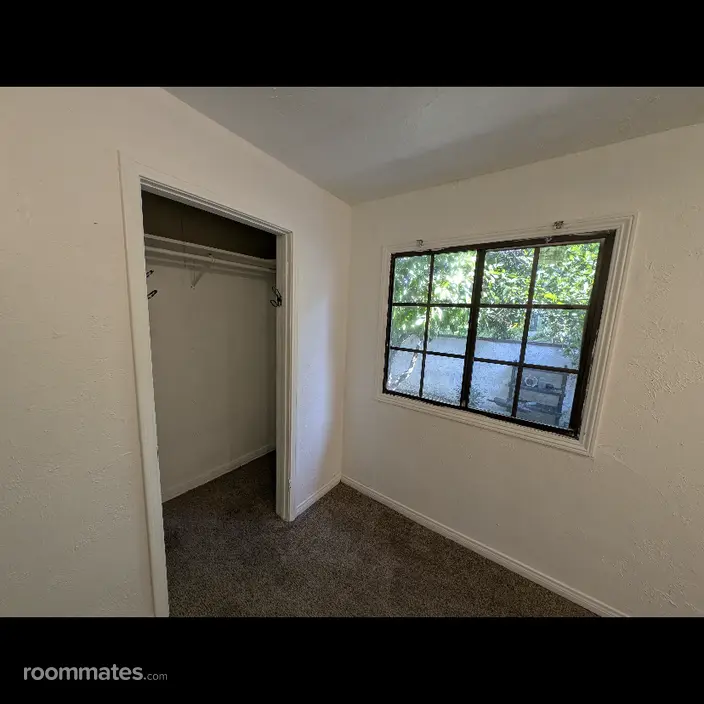 Room for rent in Canoga Park, CA $1200, house