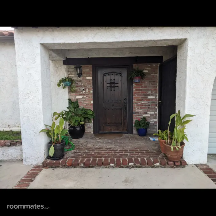 Room for rent in Canoga Park, CA $1200, house
