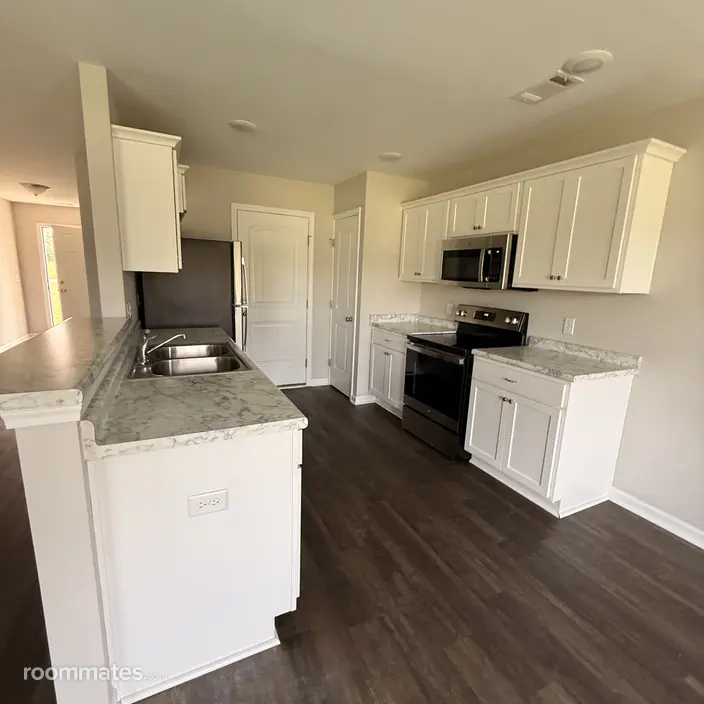 Room for rent in Statesboro, GA $1000, house