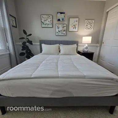 Room for rent in Oswego, IL $1000, house