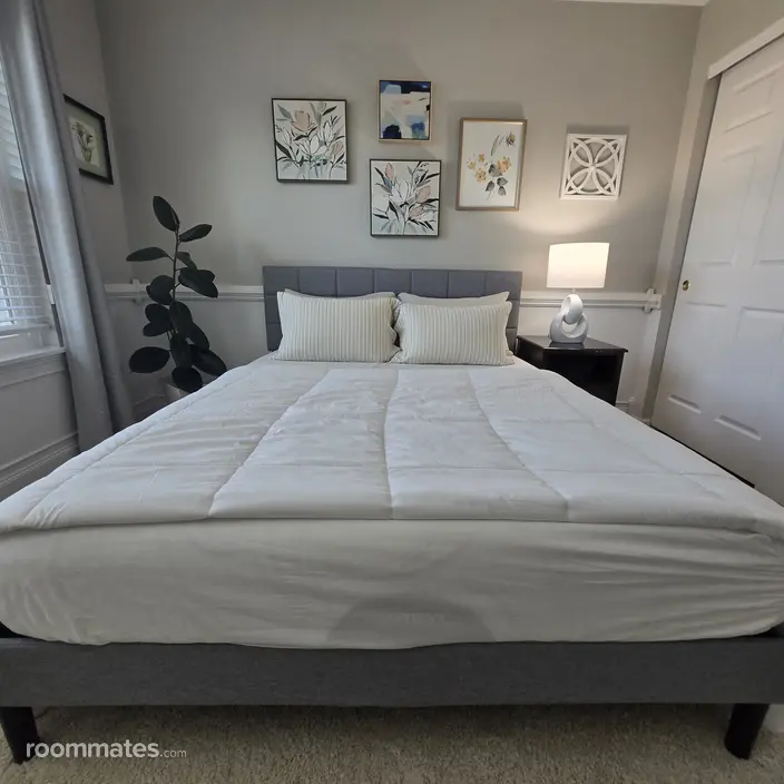 Room for rent in Oswego, IL $1000, house