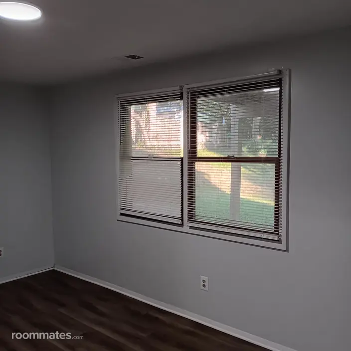 Room for rent in Linthicum Heights, MD $800, house