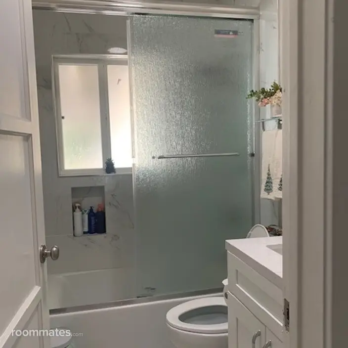 Room for rent in Long Beach, CA $1500, house