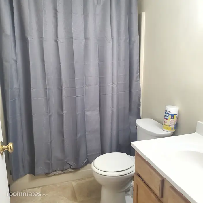 Room for rent in Manchester, NH $800, apartment