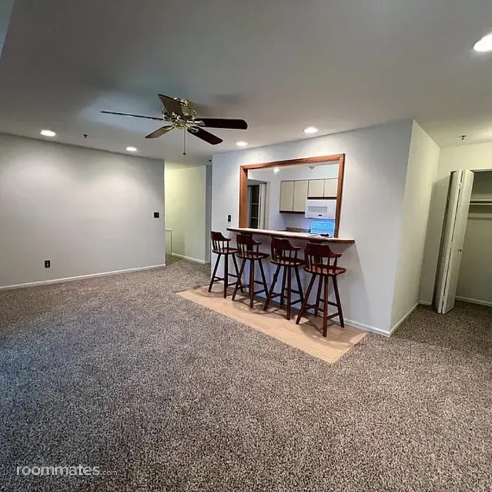 Room for rent in Wilmington, DE $949, condo