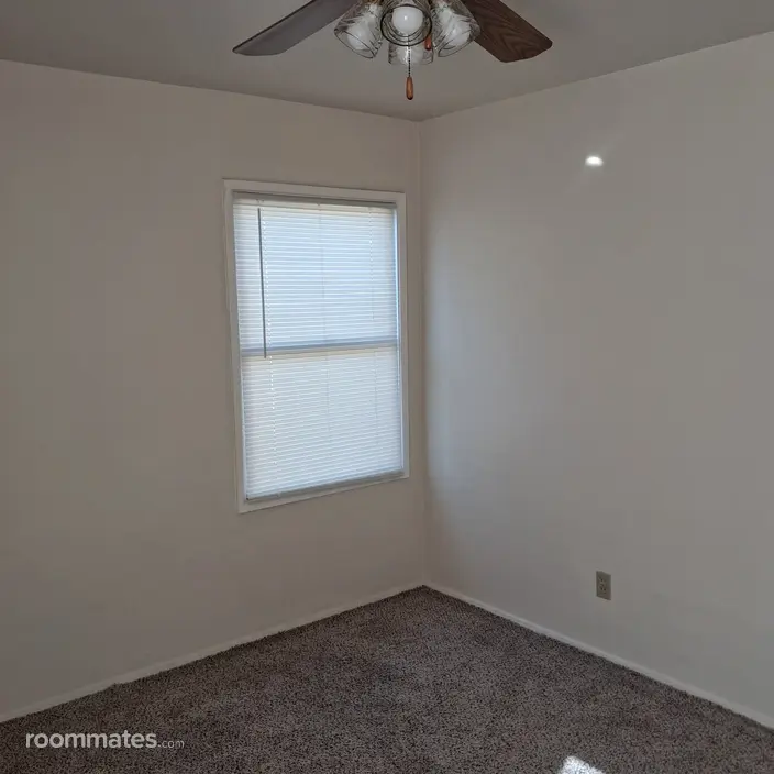 Room for rent in Riverside, CA $850, house