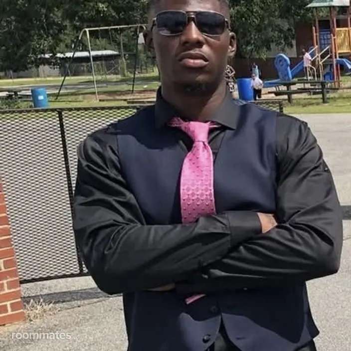 Roommate looking Tampa, FL, $700