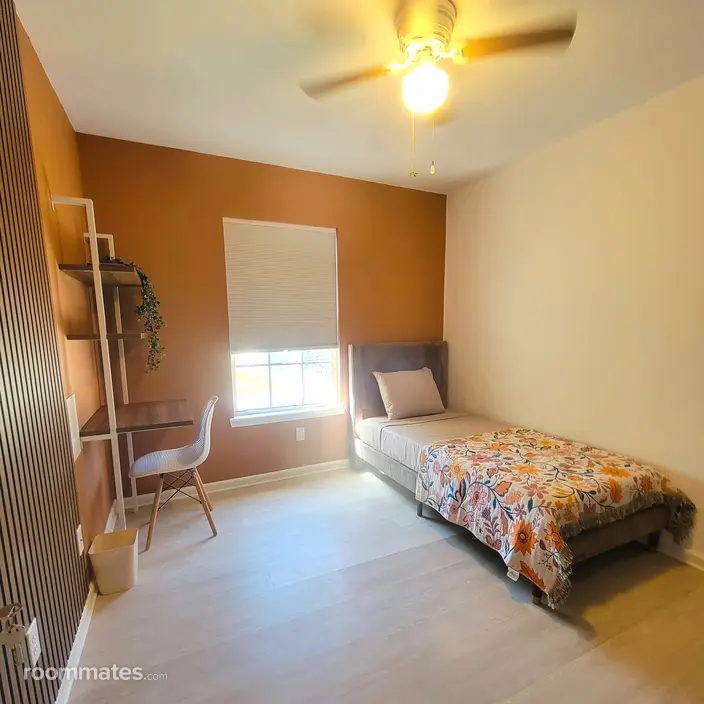 Room for rent in Jacksonville, FL $850, house
