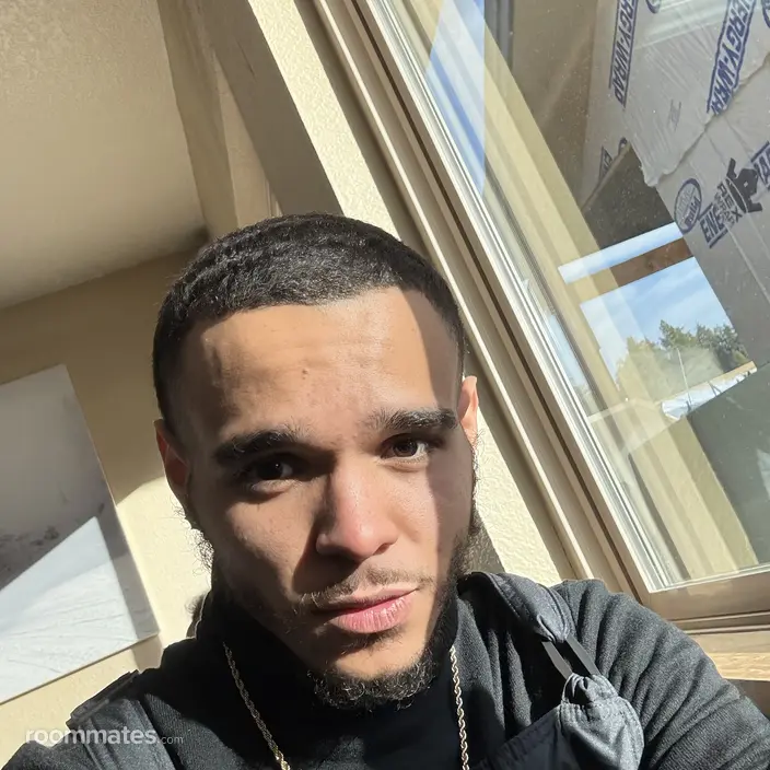 Roommate looking Lancaster, CA, $700