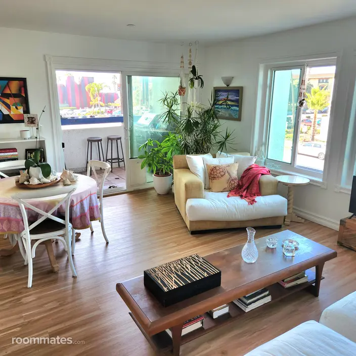 Room for rent in Redondo Beach, CA $1750, condo