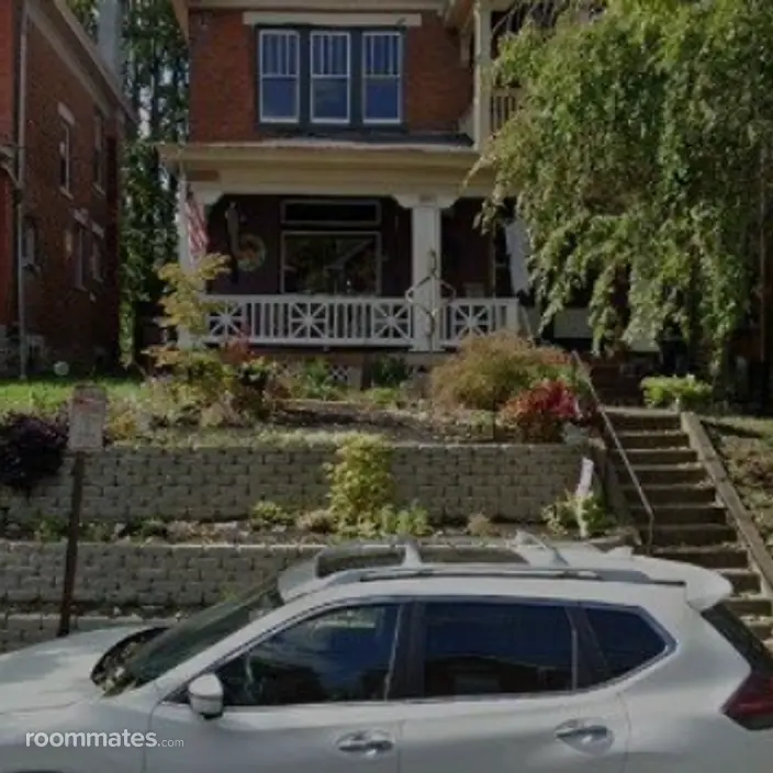 Room for rent in Covington, KY $400, house