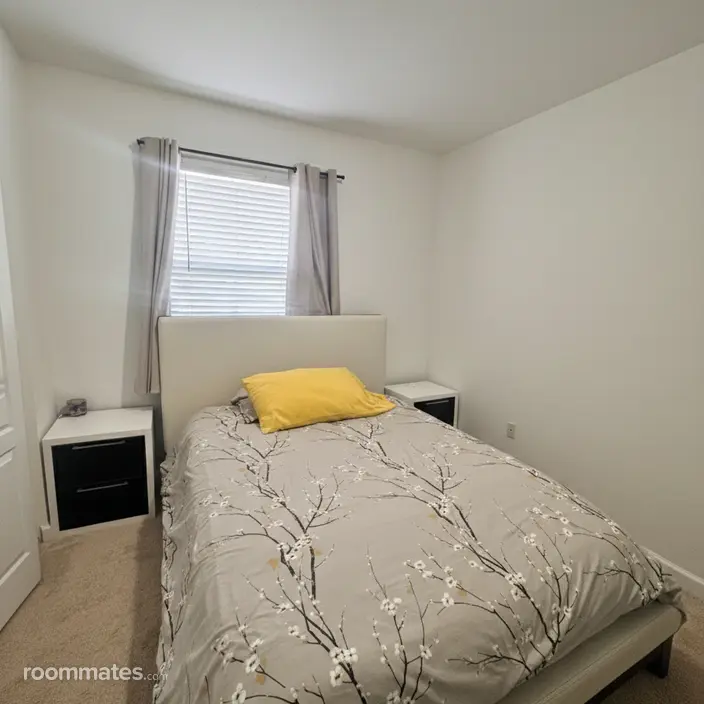 Room for rent in Miami, FL $1000, townhouse