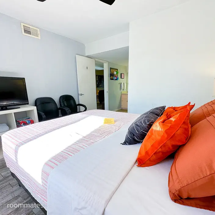 Room for rent in Tempe, AZ $875, house