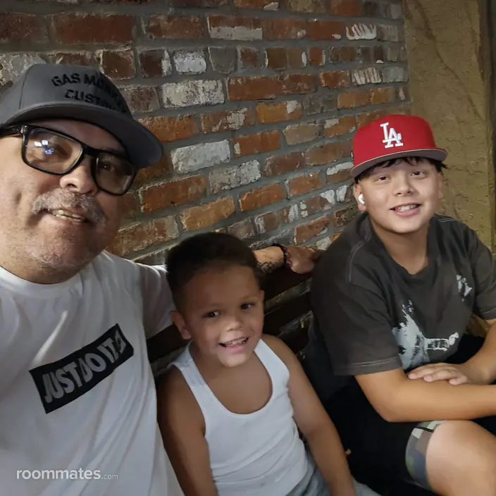 Roommate looking Sacramento, CA, $900