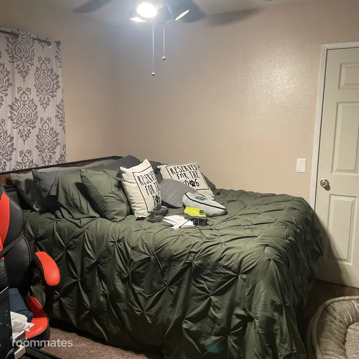 Room for rent in Victorville, CA $850, house