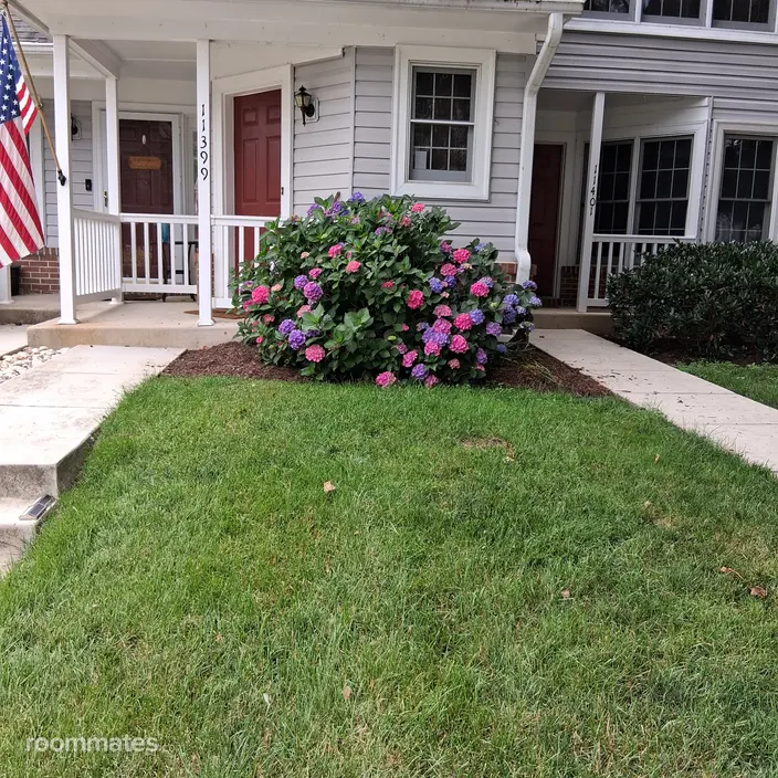 Room for rent in Woodbridge, VA $950, condo