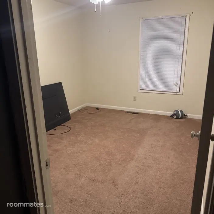 Room for rent in Jackson, TN $700, condo