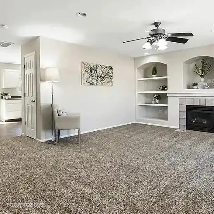 Room for rent in Colorado Springs, CO $800, condo
