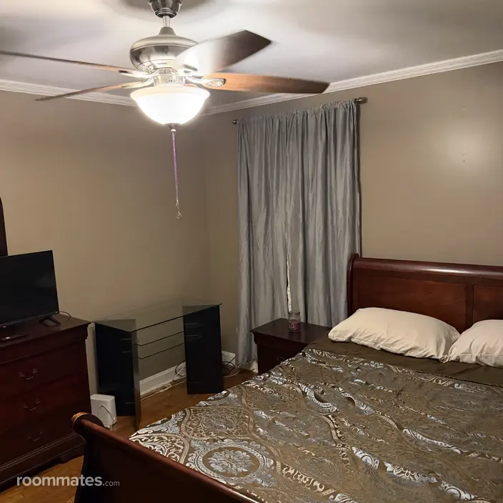 Room for rent in College Park, GA $800, house