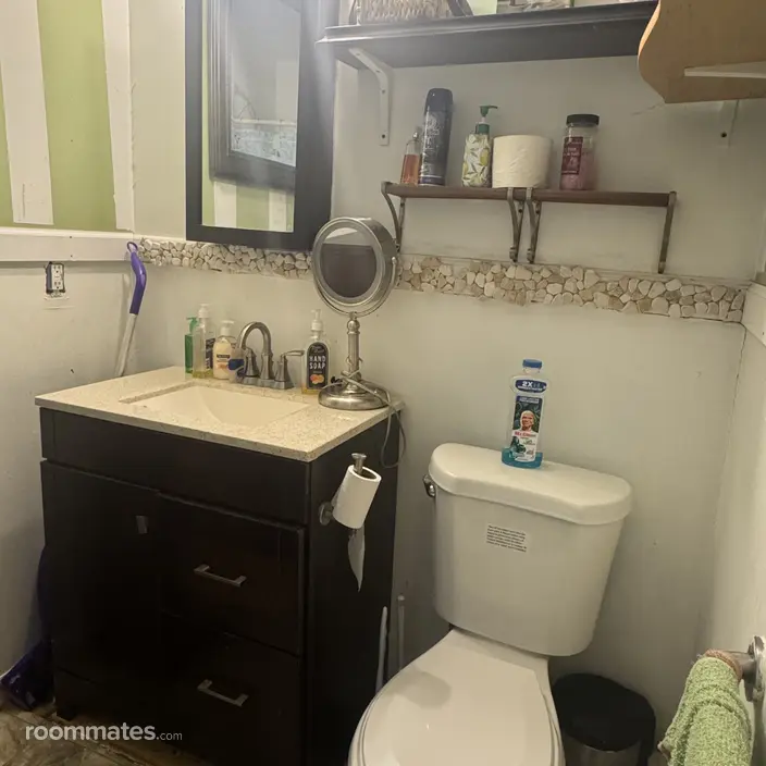 Room for rent in New Haven, CT $650, house